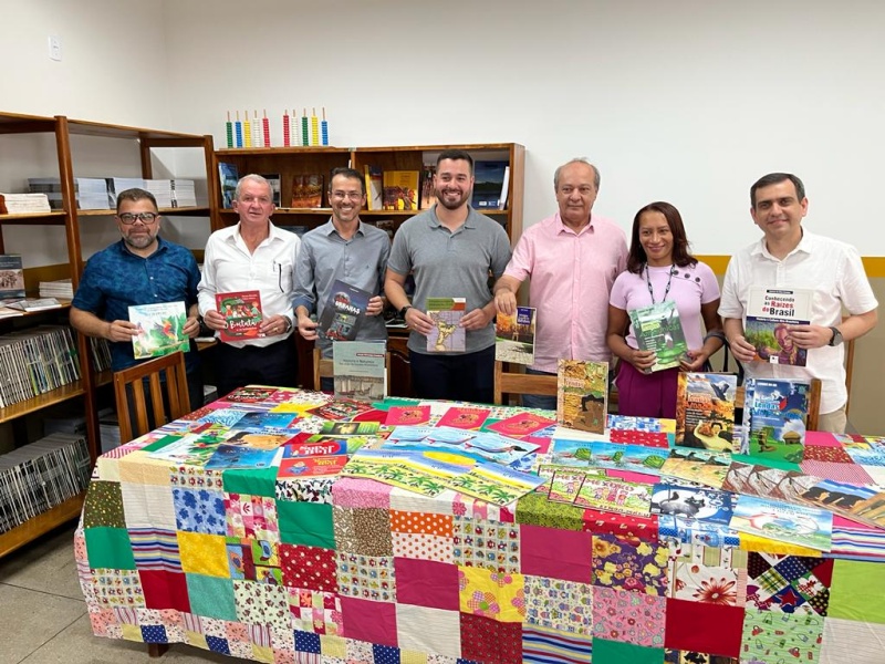 Fundação Cultural do Pará entrega mais de 500 mil livros a