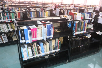 notícia: Biblioteca Pública Arthur Vianna recebe doações de livros e materiais informativos