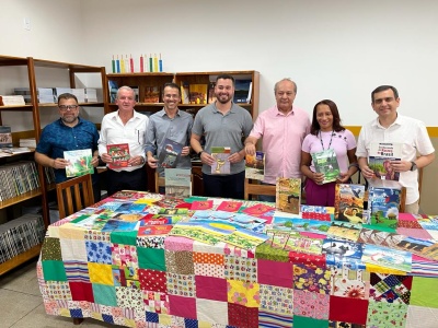 Fundação Cultural do Pará entrega kits de livros para escolas de Marabá