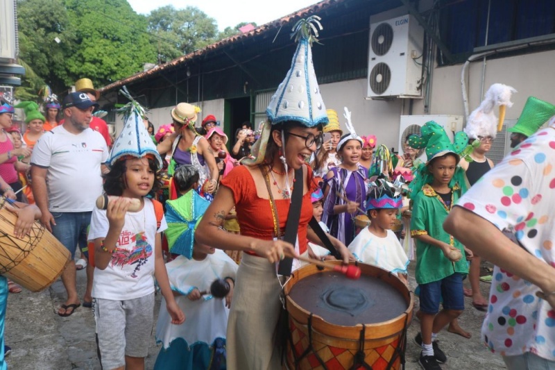 Desfile 'Deixa eu Brincar' encerra a Colônia de Férias Cultural da FCP, no Curro Velho
