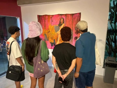 Abertura da exposição “Trans Amazônica” reúne público e celebra dez anos de trajetória artística de Rafaela Moreira