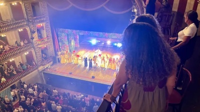 Alunos do Curro Velho assistem ao espetáculo “Fafá de Belém – O Musical” no Theatro da Paz